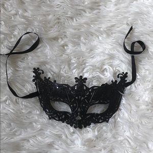 Sparkly black masquerade costume mask